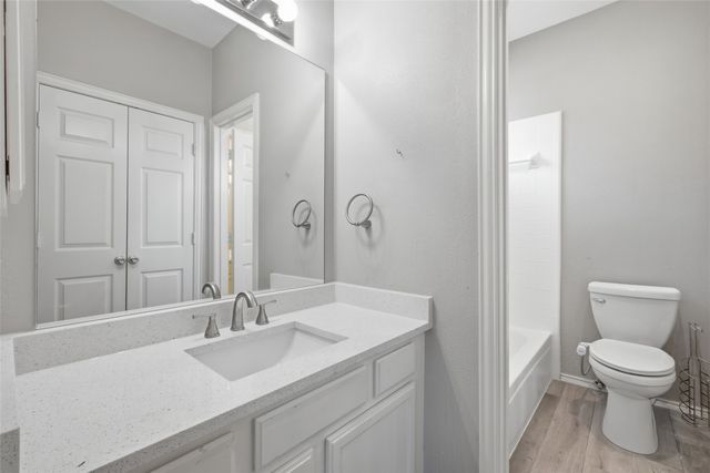 3903 Rive Lane, Addison, TX 75001
