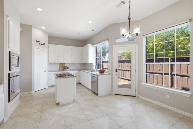 3903 Rive Lane, Addison, TX 75001