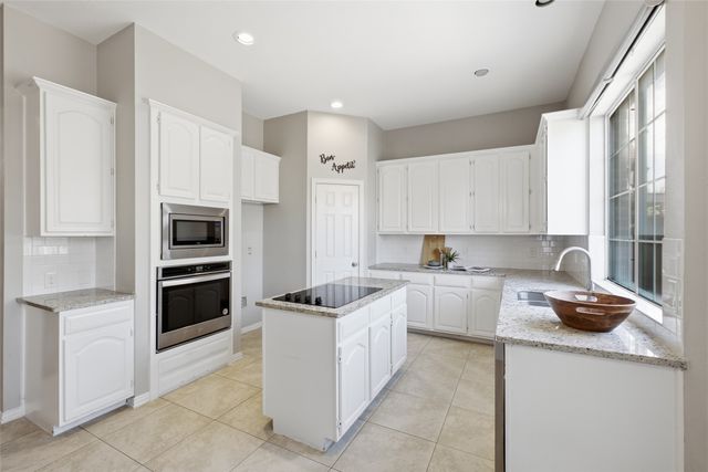 3903 Rive Lane, Addison, TX 75001