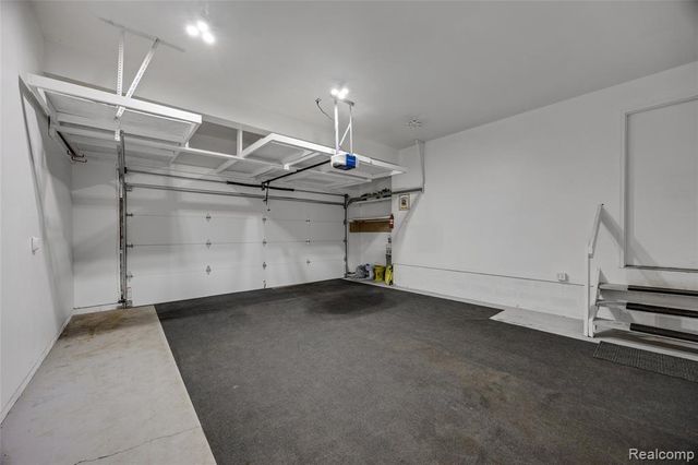 360 Arbor Pine Drive, Ortonville, MI 48462