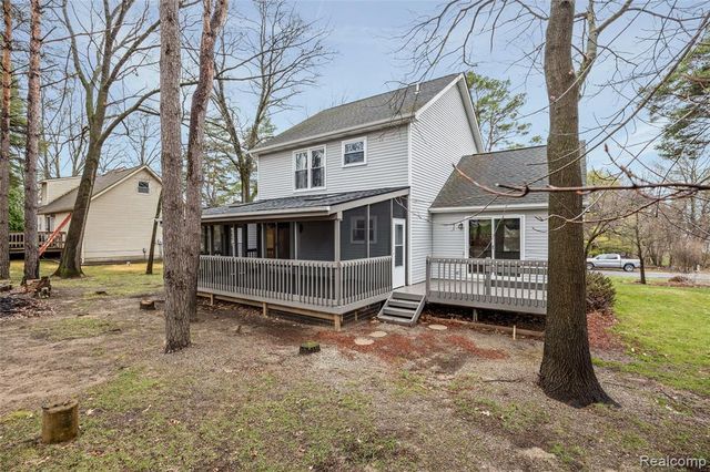 360 Arbor Pine Drive, Ortonville, MI 48462