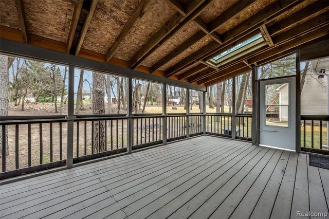 360 Arbor Pine Drive, Ortonville, MI 48462