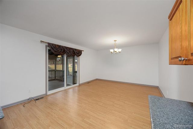 360 Arbor Pine Drive, Ortonville, MI 48462