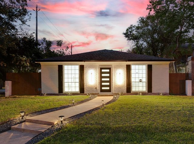 2350 Wroxton Road, Houston, TX 77005