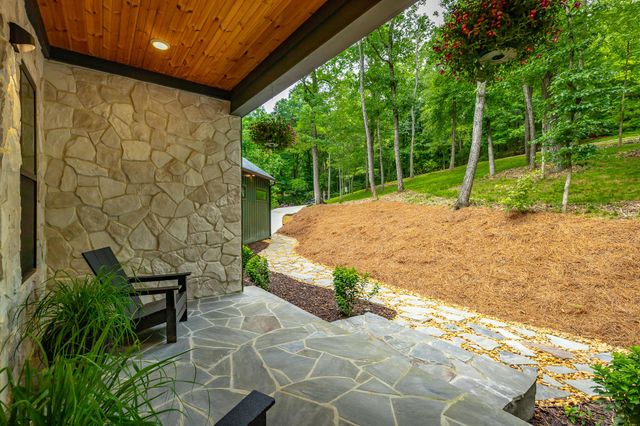 19 Stonehaven Drive, Signal Mountain, TN 37377