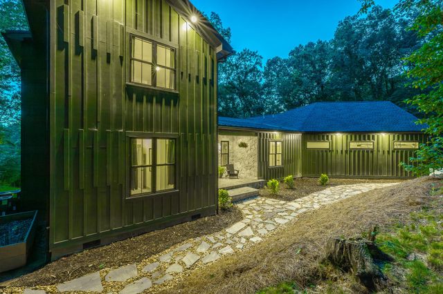 19 Stonehaven Drive, Signal Mountain, TN 37377