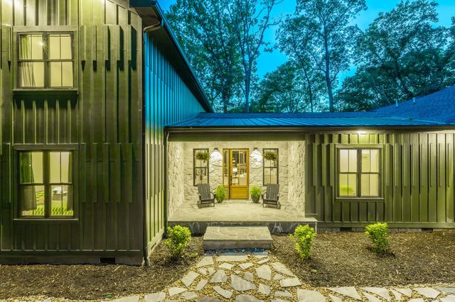 19 Stonehaven Drive, Signal Mountain, TN 37377