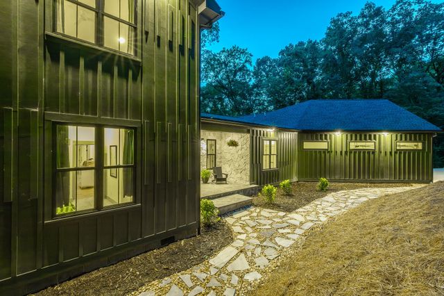 19 Stonehaven Drive, Signal Mountain, TN 37377