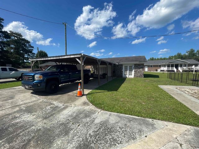 4637 Dogwood St., Loris, SC 29569