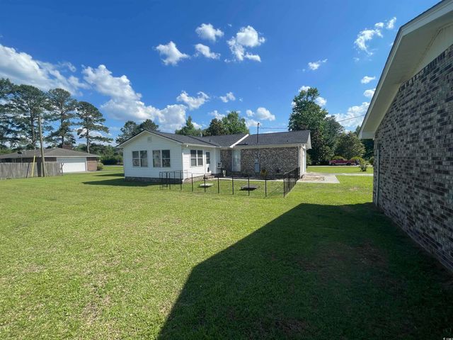4637 Dogwood St., Loris, SC 29569