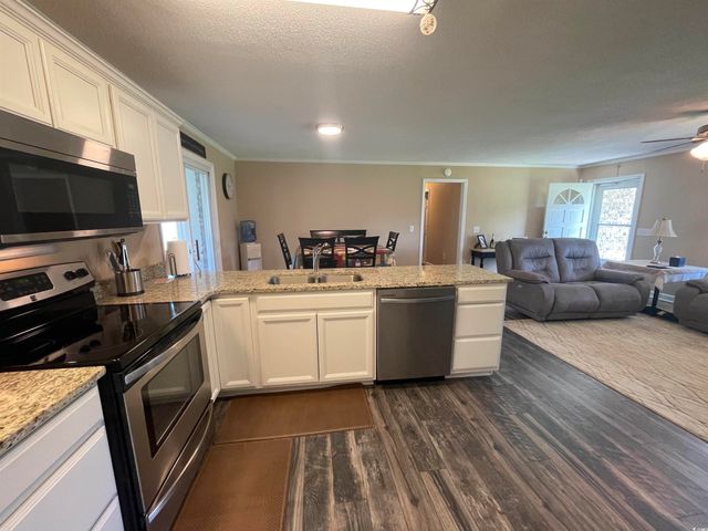 4637 Dogwood St., Loris, SC 29569