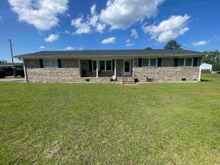 4637 Dogwood St., Loris, SC 29569