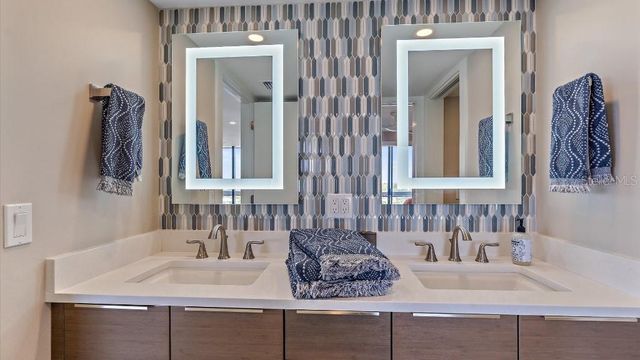 5400 OCEAN BOULEVARD 8-04, Sarasota, FL 34242