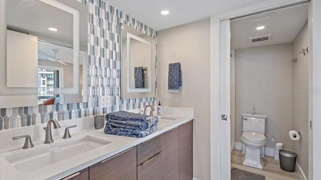 5400 OCEAN BOULEVARD 8-04, Sarasota, FL 34242