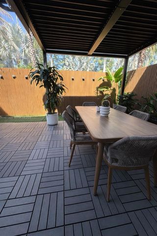 10255 NW 89th Ter, Doral, FL 33178