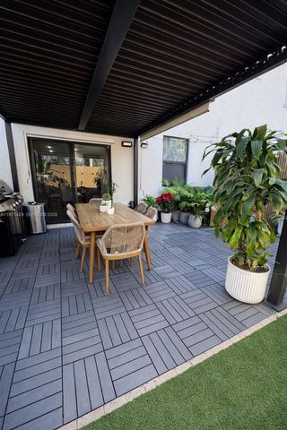 10255 NW 89th Ter, Doral, FL 33178