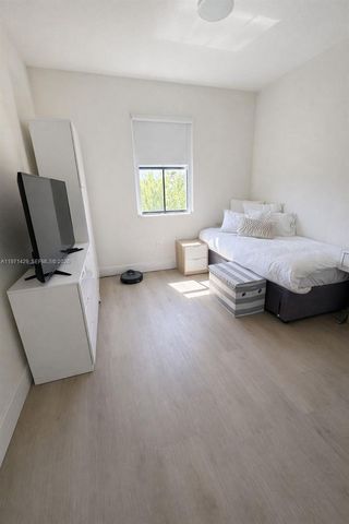 10255 NW 89th Ter, Doral, FL 33178