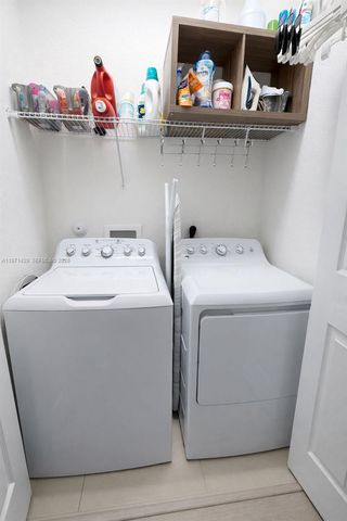 10255 NW 89th Ter, Doral, FL 33178