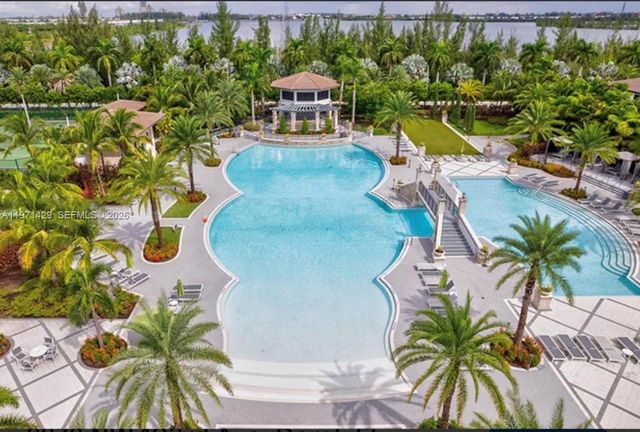 10255 NW 89th Ter, Doral, FL 33178