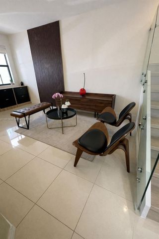 10255 NW 89th Ter, Doral, FL 33178