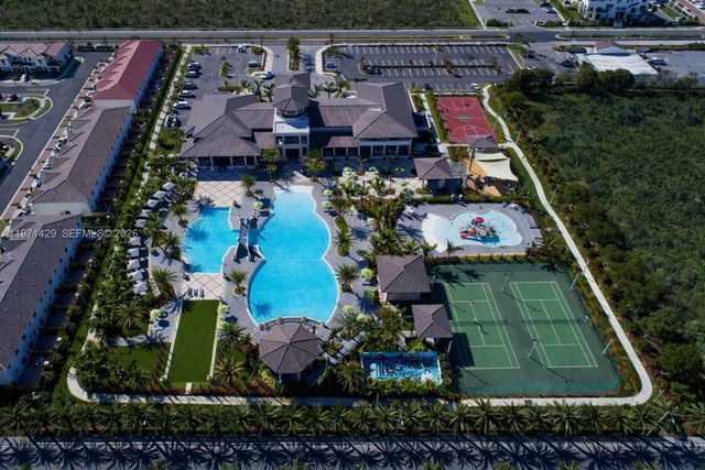 10255 NW 89th Ter, Doral, FL 33178