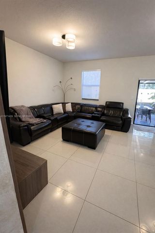 10255 NW 89th Ter, Doral, FL 33178