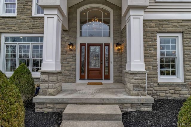 6555 Ashford Court, Clarence, NY 14051