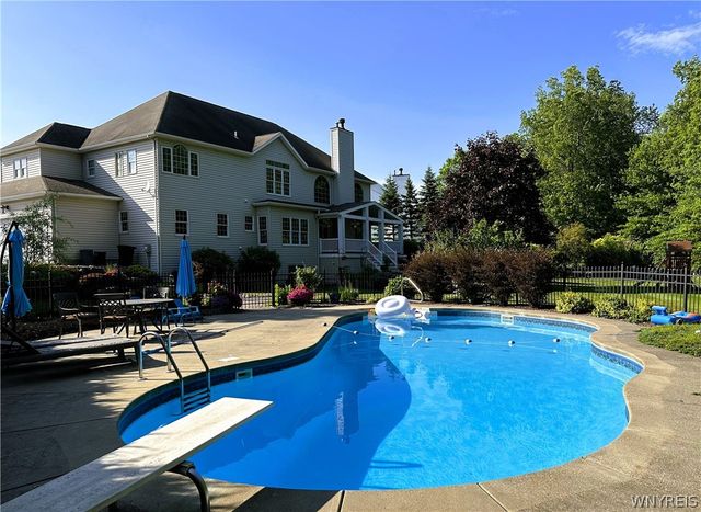 6555 Ashford Court, Clarence, NY 14051