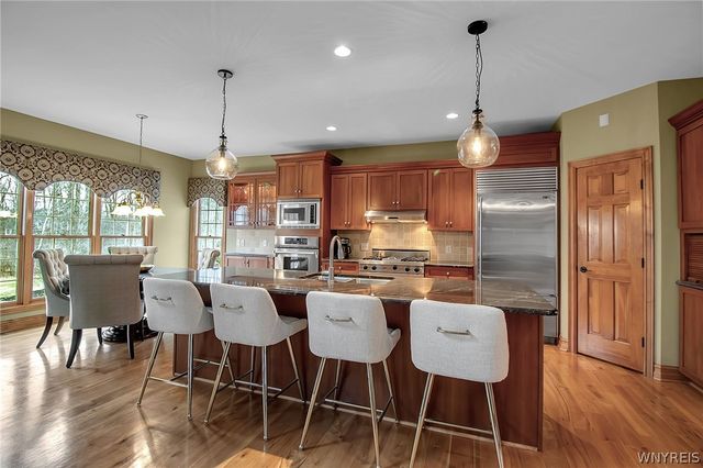 6555 Ashford Court, Clarence, NY 14051