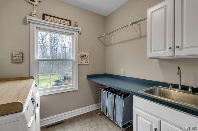 6555 Ashford Court, Clarence, NY 14051