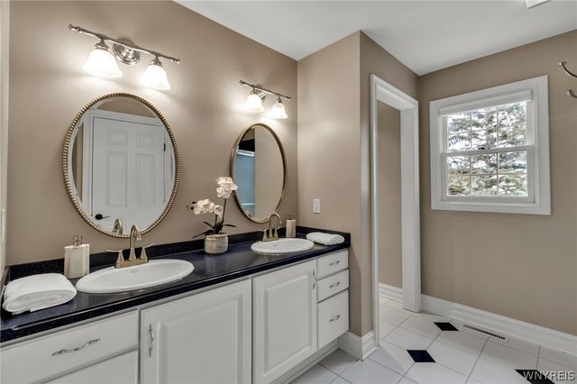 6555 Ashford Court, Clarence, NY 14051