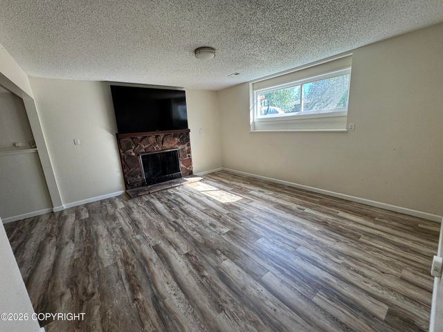 725 W 72nd Avenue, Anchorage, AK 99518