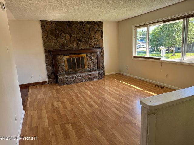 725 W 72nd Avenue, Anchorage, AK 99518