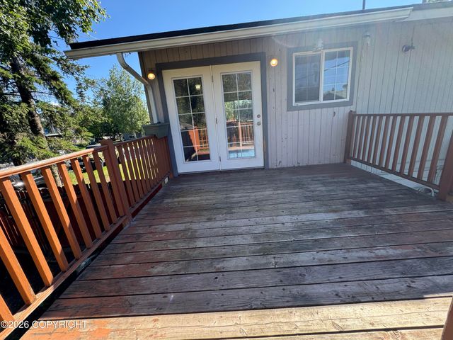725 W 72nd Avenue, Anchorage, AK 99518