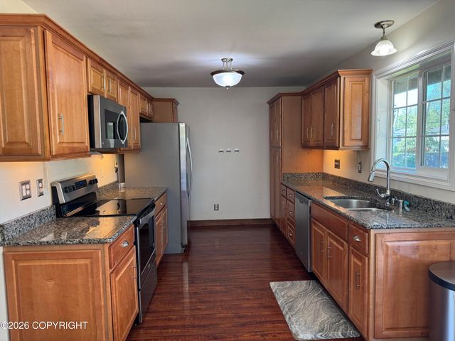 725 W 72nd Avenue, Anchorage, AK 99518