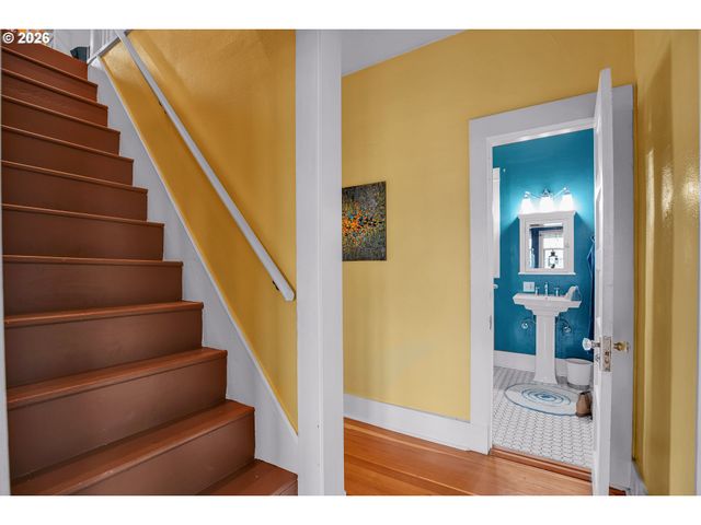 318 S Ivy St, Canby, OR 97013