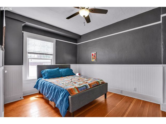 318 S Ivy St, Canby, OR 97013