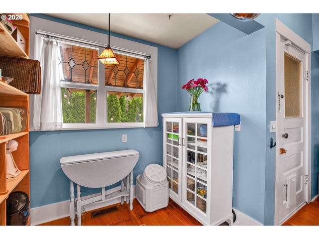 318 S Ivy St, Canby, OR 97013