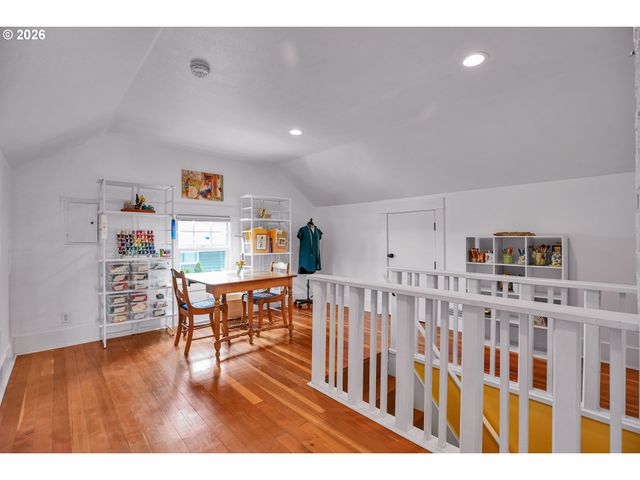 318 S Ivy St, Canby, OR 97013