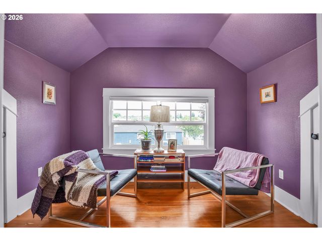 318 S Ivy St, Canby, OR 97013