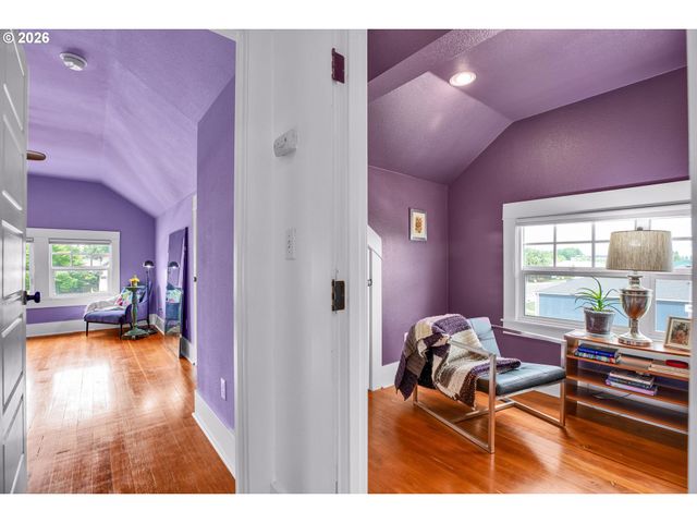 318 S Ivy St, Canby, OR 97013
