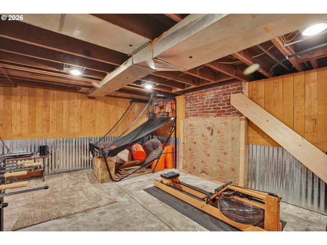318 S Ivy St, Canby, OR 97013
