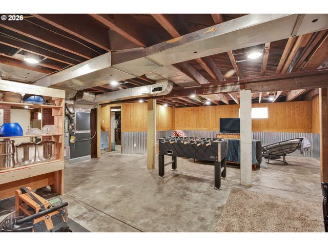 318 S Ivy St, Canby, OR 97013