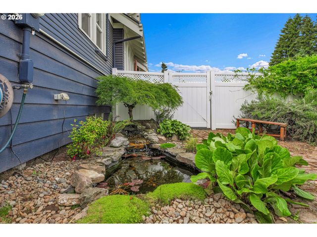 318 S Ivy St, Canby, OR 97013