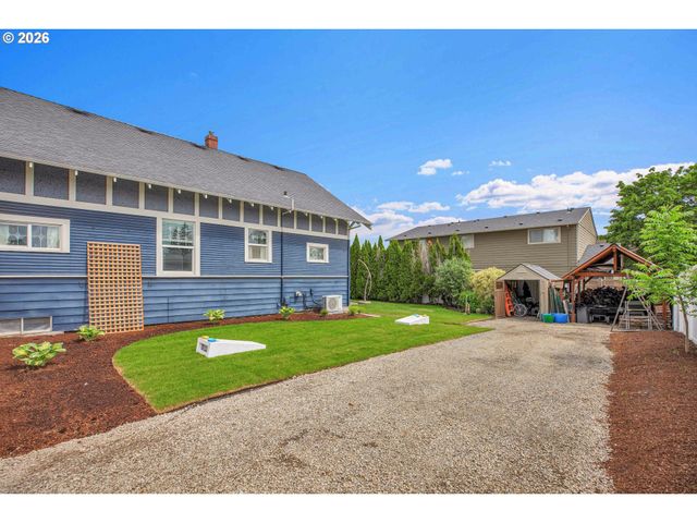 318 S Ivy St, Canby, OR 97013