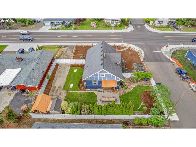318 S Ivy St, Canby, OR 97013