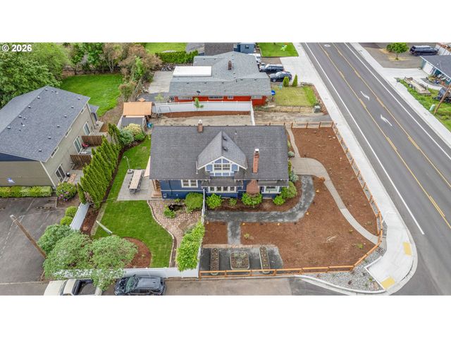 318 S Ivy St, Canby, OR 97013