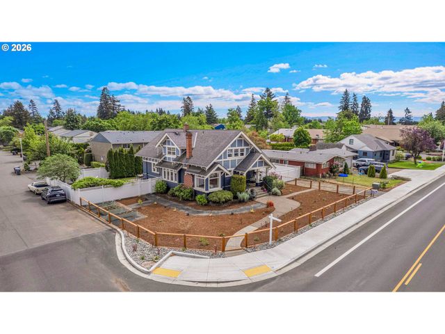 318 S Ivy St, Canby, OR 97013