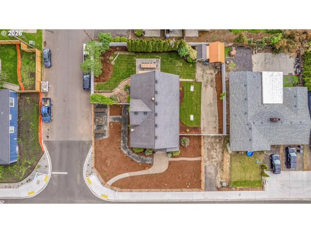 318 S Ivy St, Canby, OR 97013