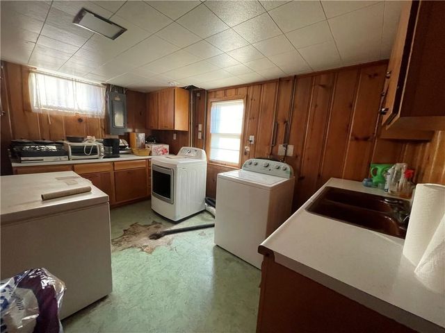 6106 N Lenox Avenue, Kansas City, MO 64151